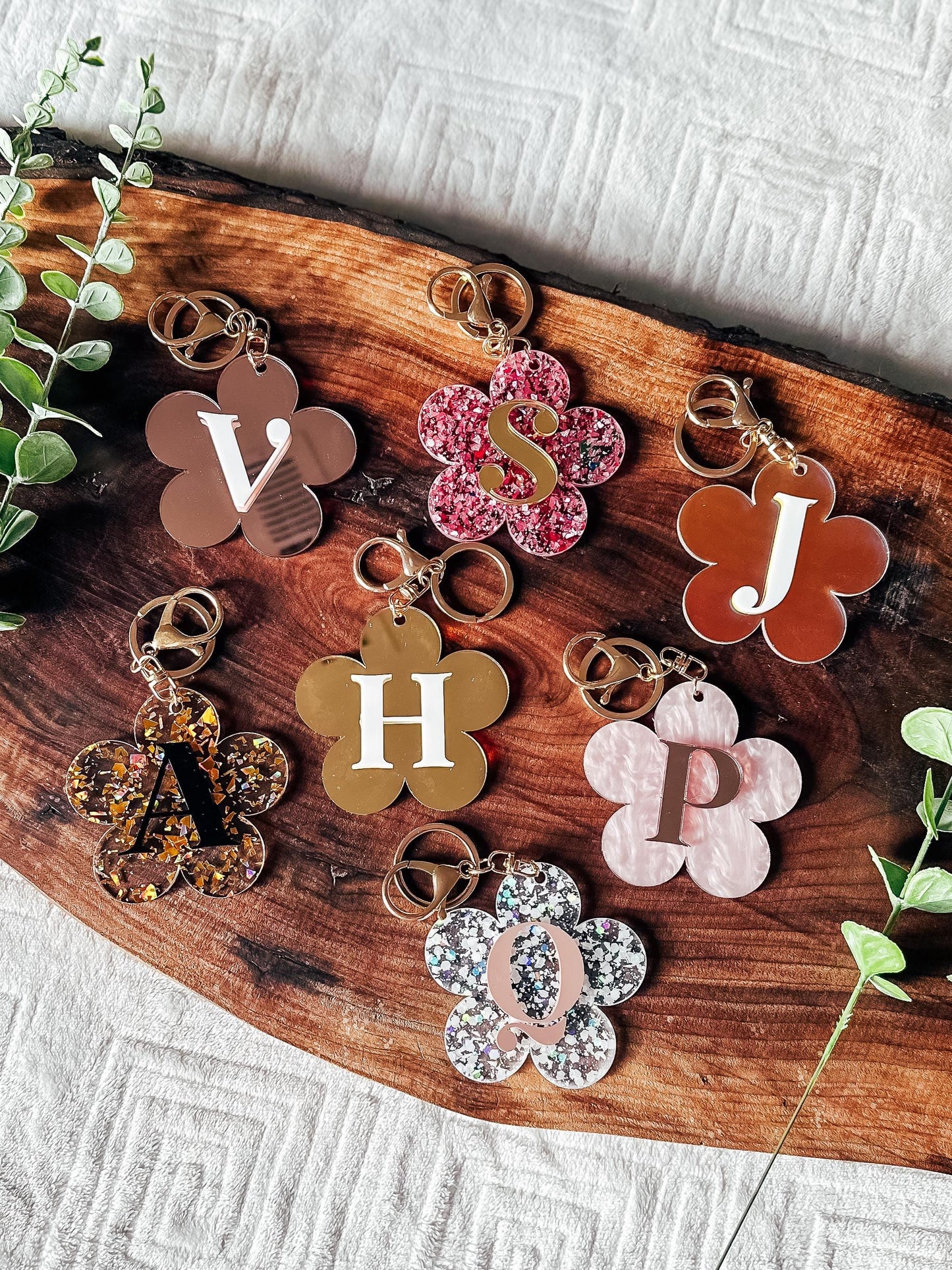 3D Custom Name Flower Keychain | Personalized Acrylic Initial Name Tag | Backpack tag | Bag Tag | Boho Monogram Retro Daisy Tag